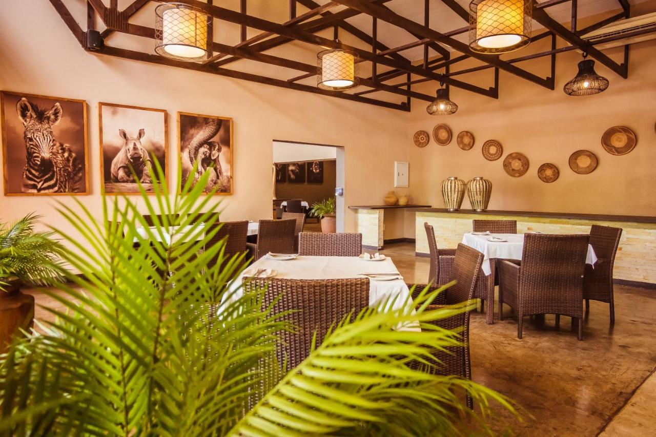 Bushveld Terrace Safari Hotel, Lodge & Spa Пхалаборва Экстерьер фото