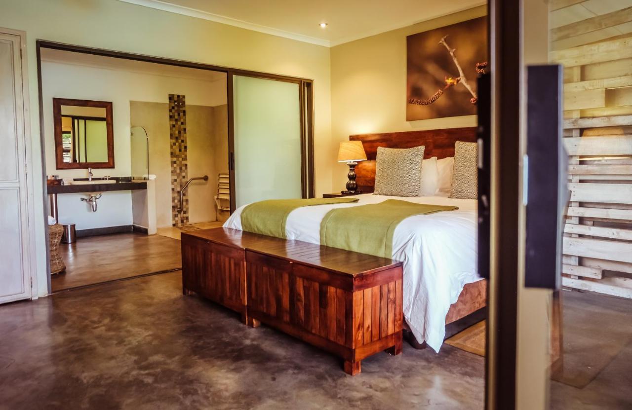 Bushveld Terrace Safari Hotel, Lodge & Spa Пхалаборва Экстерьер фото